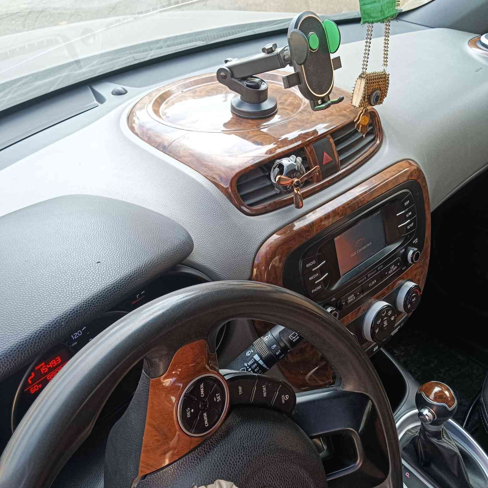 كيا صول موديل2016
محرك2000
لون فيلي
بيع مستعجل السعر107$ خابرني وتدلل***********
