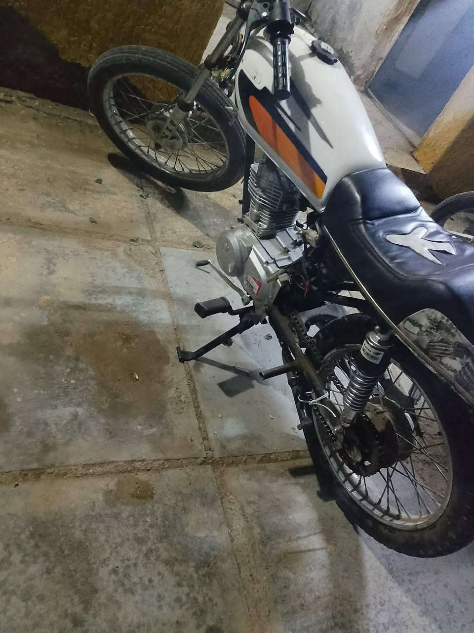 دراجه للبيع حلوه نضيفه محرك متين اي استفسار اتصال عله رقم ‭٠٧٧٤ ١٠٦ ٥٧٣٥‬
