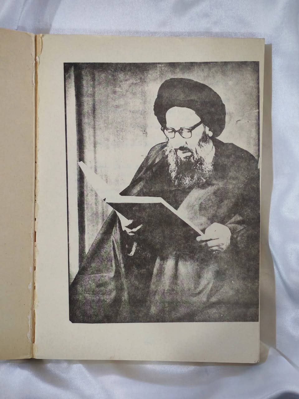 ______

📚 السبعة من السلف من الصحاح الستة وغيرها من الكتب المعتبرة عند أهل السنة والجماعة

🖋️ السيد مرتضى الحسيني الفيروز آبادي

#العراق #بغداد #شارع_المتنبي #اكسبلور #explore


**إذا كنت صاحب هذا الإعلان وتريد حذفه لأي سبب، رجاءا أرسل رسالة إلى الدعم الفني**
