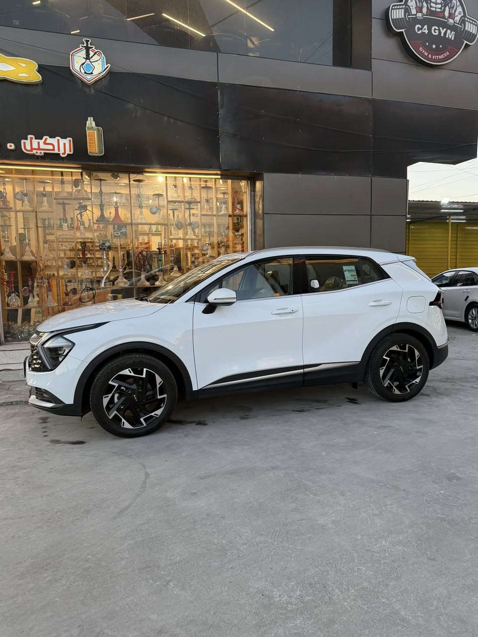 سبورتج للبيع موديل 2024
شركه الدوليه بعده بالضمان مكفوله كفاله عامله 
مكفوله من الشخط 
ماشيه 7الاف بعده زيرو السياره 
مواصفات فول ماعده البنرامه 
كراسي كهرباء جنطه كهرباء 
شاشه متصله 
كامرات رادار 
سايد بريك زكمه هواي مواصفات بعد السياره فول نضيفه 
بعده زيرو السعر الاتصال 
***********
