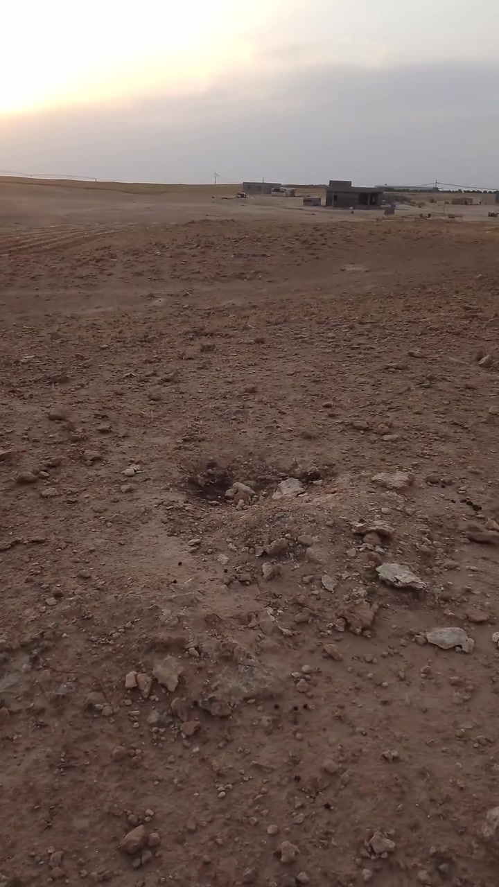 السلام عليكم ورحمه الله وبركاته كل عام وانتم بخير وصحه وسلامه للبيع ارض في ابو كوه مساحه أربع ألف متر وخمسميه الاستفسار على الرقم ***********
