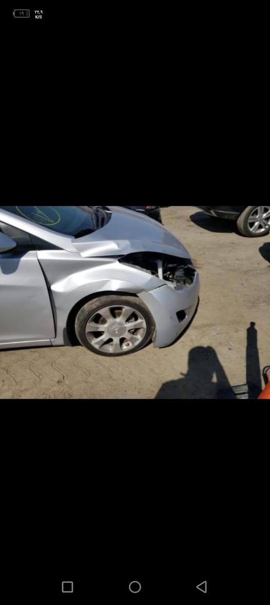 السلام عليكم شباب موديل 12 كفاله عامه ما عدا هذا حادثها بامريكا سياره فول مواصفات مكينه برغم مفتوح حداديه تخم تاير كله جديد جاهزه السياره للاخير السعر 100 وبيها مجال للشرايبك اني بغداد رقم بغداد وباسمنا***********
