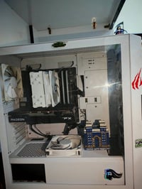 رايزن 5 5600X • RX 6650 XT • شاشة سامسونج 240 هيرتز