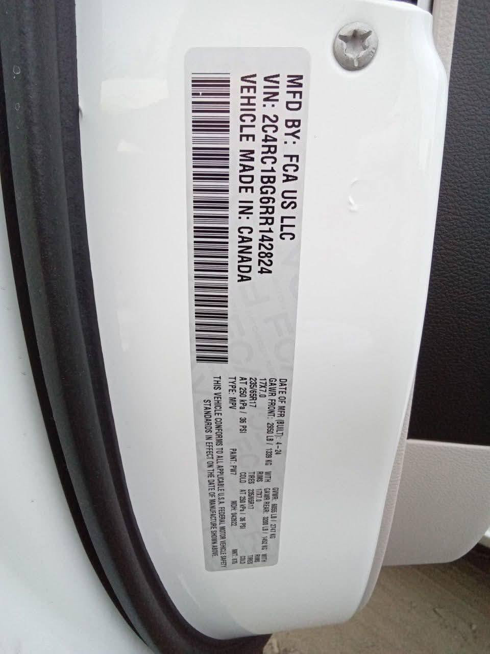 🚨 للبيع | كرايسلر باسفيكا 2024 🔥
📍 الموقع: بغداد -الاعظميه 

✨ المواصفات:

🔹 تشغيل بصمة + تشغيل عن بعد

🔹 كشنات كهرباء 

🔹 بيبان كهرباء + الجنطة كهرباء

🔹 شاشة + كاميرا خلفية

🔹 إنارة LED أمامية + بك لايت LED

🔹 داخل جلد فخم

🔹 رادار أمامي + نظام تحديد المسار

✅ الضرر موضح بالصور  بدون ايرباك 

 حادث دعاميه وخشم الجاملغ فقط

 المحرك سليم بالكامل

📏 ماشية: /25 ميل

💰 السعر: 265 ورقة 🔥🔥

📞 للاستفسار: 

*********** .
