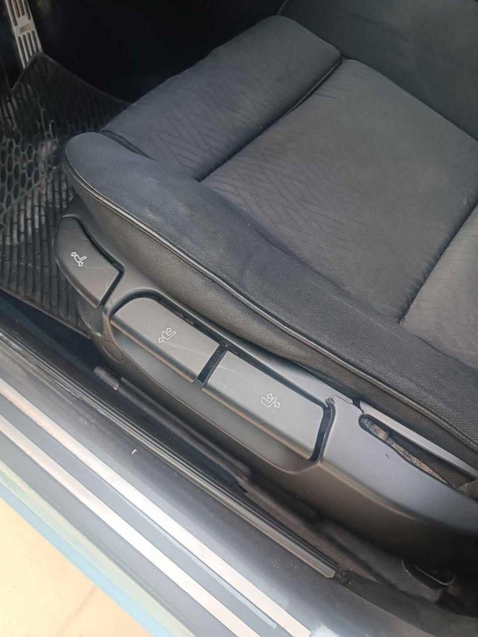 Bmw 1990. 525     گير عاديي ته بريد چوار جام كاره با سلايت سوكان ئم ويل ئم هه مو گياني كراوه به ئيم كوشن سياحي ناو گيچ ئيم سيديو ئيم بري فايه ري بو به سراوه كامل جوانكاري ليدو ته رتيبات.  گيرو مه كينه ي به شه رت چركه ي تيانييه ته حويلو غرامه و وه كاله به شه رت.  500 دولار غرامه ي له سه ره دواي معامه له ئه يگيرمه وه ده عمو ليدراوي نييه نرخي 65 گه لاو معامه له.    *********** السليمانية, العراق
