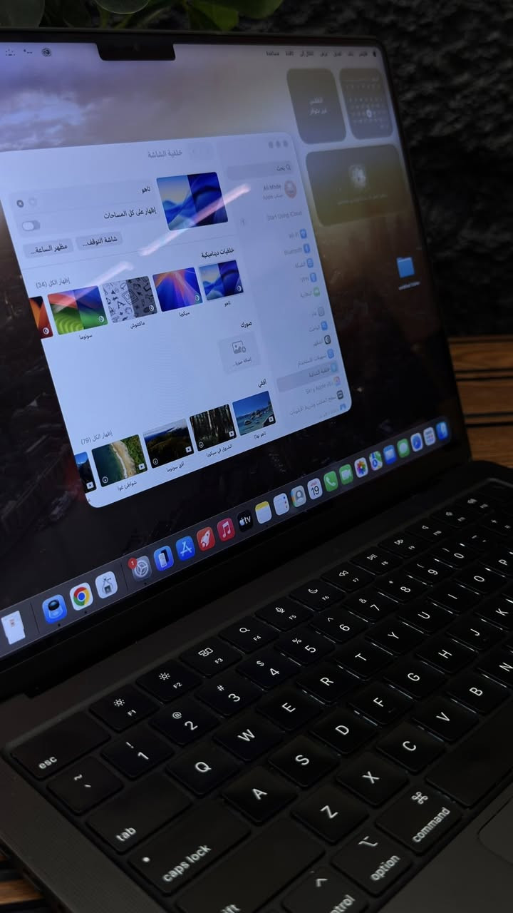 للبيع وحش الإنتاجية: MacBook Pro M3 Pro (18GB RAM / 512GB) - أداء احترافي
:
السلام عليكم،
للبيع لابتوب MacBook Pro الأصلي، معالج M3 Pro الخارق، المخصص للمصممين، المبرمجين، ومحرري الفيديو. الجهاز غني عن التعريف من ناحية السرعة والتحمل.
المواصفات العالية:
 المعالج: Apple M3 Pro (أداء جبار مع الرندرة والمهام الثقيلة).
 الذاكرة (RAM): 18 جيجابايت (تنسى شيء اسمه تعليق أو بطء).
 التخزين (SSD): 512 جيجابايت فائق السرعة.
الحالة الفنية والملحقات:
 النظافة الداخلية: الجهاز أخو الجديد، أداء 100%، الشاشة والبطارية واللوحة بحالة ممتازة جداً ولم يخضع لأي صيانة نهائياً.
 الملحقات: يأتي مع الشاحن الأصلي فقط (بدون الكرتونة).
 الملاحظة الجمالية: توجد آثار خفيفة لمكان ملصقات (ستيكرات) على ظهر اللابتوب، يمكن إخفاؤها بسهولة بملصق جديد أو كفر، وتم مراعاة هذا الشيء في السعر .
السعر: [ 2,100,000]


**إذا كنت صاحب هذا الإعلان وتريد حذفه لأي سبب، رجاءا أرسل رسالة إلى الدعم الفني**