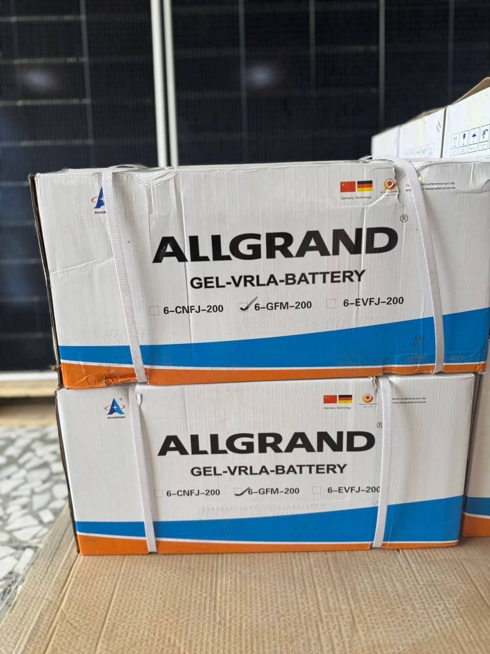 بطارية جيل بتقنية المانية 
متوفر بالأحجام التالية :-
١- بطارية ٢٠٠ أمبير ١٢ فولت
٢- بطارية ١٥٠ أمبير ١٢ فولت 
٣- بطارية ١٠٠ أمبير ١٢ فولت 
ضمان استبدال لمدة سنة 
١٥٠٠ دورة
 
مكتب الطاقة المستدامة يوفرلكم كل حلول الطاقة 

زورونا بمكتبنا الكائن في 
: كوت – الخاچية – شارع ٤٠

📞 الهاتف:
***********
***********
