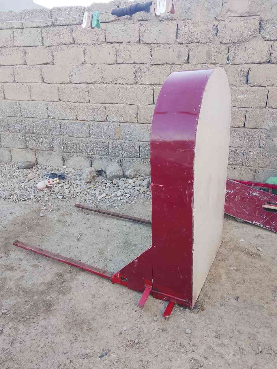 محجل وقمريه بيها مسجل وسماعات مال افانتي شغاله للبيع سعر75
رقمي ***********
