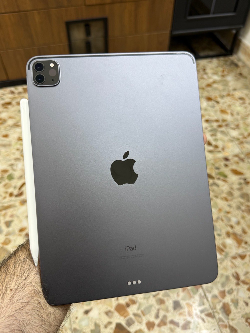 ايباد برو حجم 11” معالج A12Z Bionic إصدار 2020 لون فضي
المواصفات:
🔹 تخزين 256 كيكابايت
🔹 حجم 11 بوصة
🔹 حالة البطارية 76%
🔹 شاشة 120 هرتز

الملحقات كاملة (قلم ابل الأصلي الجيل الثاني، الشاحن، الكيبل، الكڤر، الكارتونة)
نظافة 99% مابي خدوش او كسور

🔴 السعر 650 الف دينار
للاستفسار التواصل على الخاص او عبر الواتساب ***********