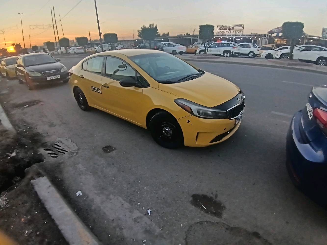 للبيع 
سيارة كيا فورتي ٢٠١٧ 
المحرك دوش 2000
وارد أمريكي الحادث حزام 
محور غاز
حدادية أمامية جديدة
ادامة محرك جديد وتشمل تبديل بلكات وتنظيف ونوزلات فحص مجاويل
تخم تاير جديد 
مكاني بغداد حي اور السنوية حديثة باسمي هزة سنوية جديدة قبل شهرين مصفرة هيئة
السعر المطلوب ١٢٠ ورقة وبيها مجال حق الجية 😊
للتواصل *********** 
