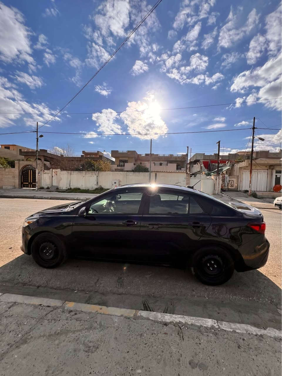 كيا ريو 2022 
محرك دوش 16
كير ومكينه شرط
ماشيه 56 الف
شاشه كبيره تدعم كار بلي
تحكمات ستيرن
ضرر جاملغ سكن وباب بارد
اتصال ا
***********

سعر 123$ موصل, نينوى
