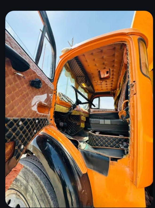 سلام عليكم للبيع اقجم موديل 79بلادي تحويل ثاني يوم محرك كير وكسل شرط تايرات كلها جديد السعر 55 مليون وبيه مجال اخوان مكلف بل نشر ***********
