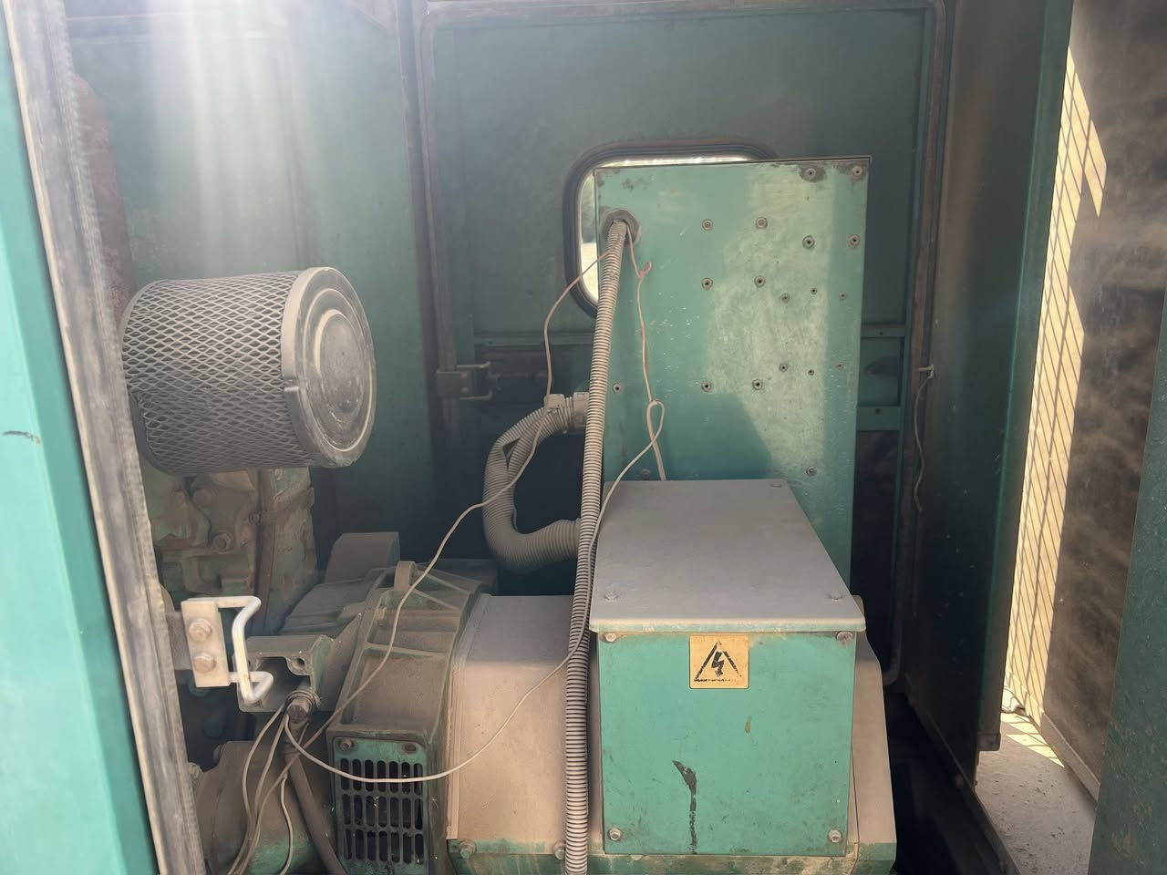 مولد كمنز اربعه بستم ٣٧ كي في راس توليد ستامفورد محرك مجفت   شغال نقصه تبديل چبنه  وراديتر تحتاج تبديل 
السعر ٣٧ ورقه بي مجال للاتصال ***********
