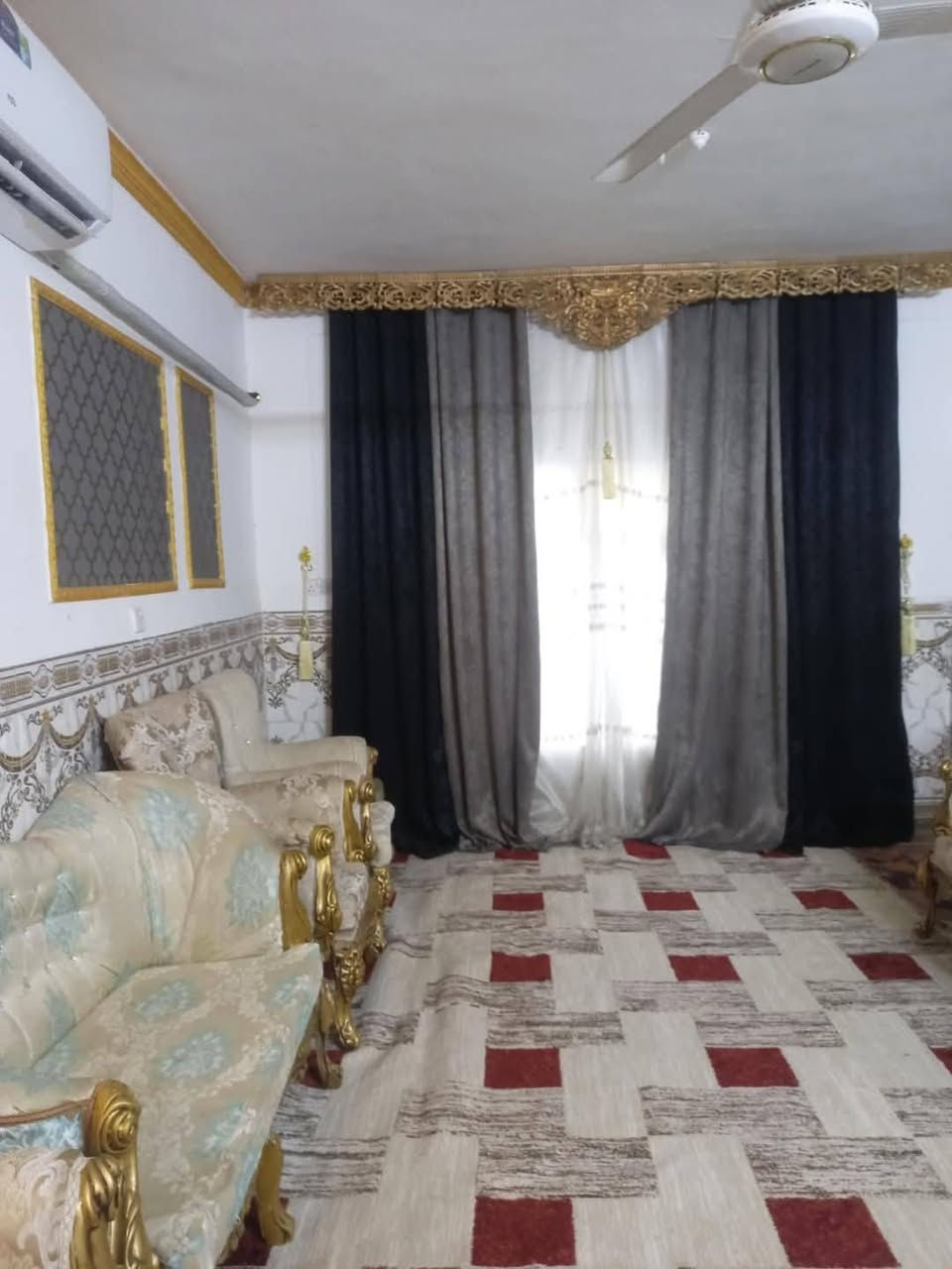 بيت 200مترللايجار عزيزيه منطقه الخماس شارع ابو احمد المضمد قريب من صيدليه استفسار اكثر خاص او اتصال ***********
