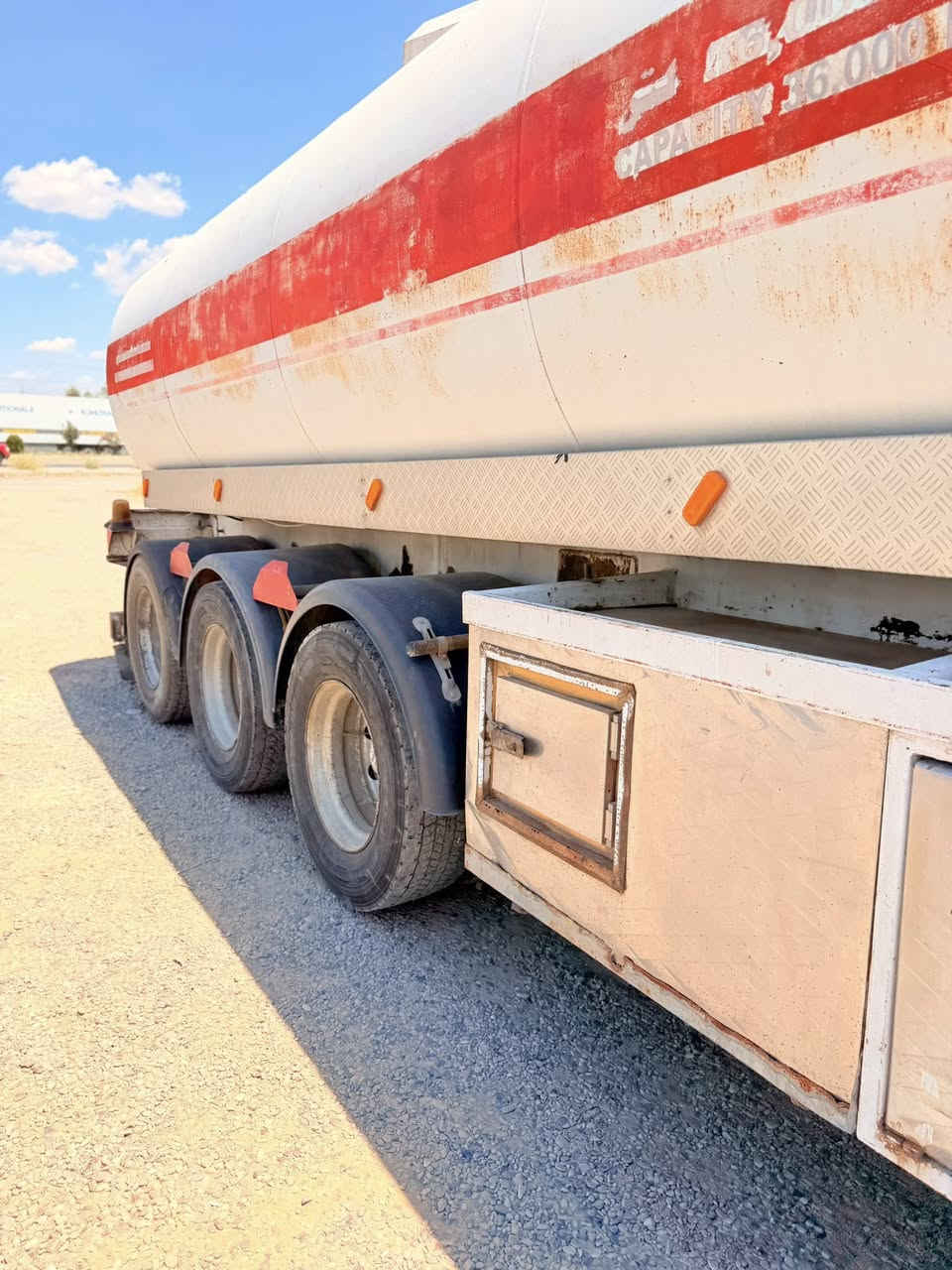 اكتروز دمعة

موديل 2007

حجم 1844

مواصفات ريتايدر ثلاجة 

طوناج جي ب بي اس جديد

سعر 430$ او بيها مجال

للاستفسار 

📞***********☎️
📞***********☎️
📞***********☎️
📞***********☎️
