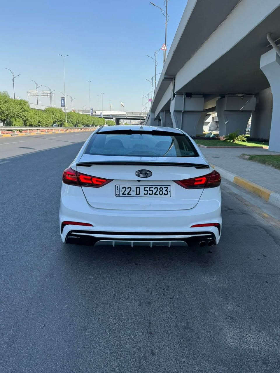 السلام عليكم النترا سبورت فول مواصفات موديل 18 حادث جاملغ وبنيد مصبوغ جدا بسيط بدون ايرباك وبالعراق بيها هلال الجاملغ صبغ 
المواصفات 
١- سلايت رؤف فتحه طكتين
٢- بصمه تشغيل +ابواب
٣-تشغيل عن بعد
٤-تحكمات استيرن فول
٥-شفتات ستيرن
٦-درايف مود
٧-شاشه لمس بلاد جبيره
٨- كاميرا ١٨٠
٩-مكينه ١٦٠ تيربو 🚀 
١٠-تدفئة كشنات
١١- تدفئة ستيرن
١٢-ويل كب كروم حجم ٢٠ 
١٣- أشاير بالمري 
١٤-نظام ايكو سبورت نورمال
١٥-ستيرن حرف دي
وبعد بيها مواصفات هواي مكاني بغداد الطوبجي معروضه 118 وبيها مجال *********** بغداد, العراق
