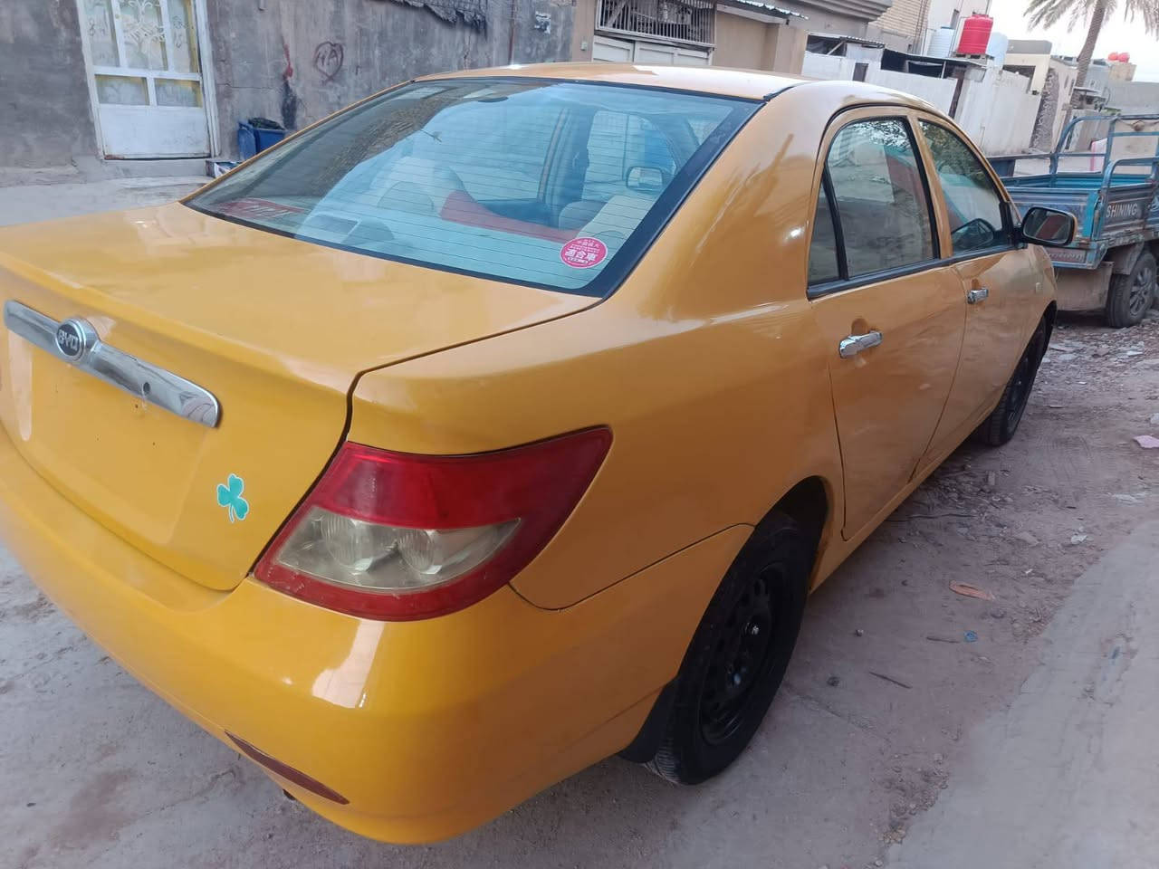للبيعBYD F3 2011سياره جديده  تبريد نقص راديتر مكينة وكير كفالة حداد جديده تخم تاير جديد باتري جديد كهربائيات كله شغاله صبغ عام وموضح بالصورة رقم قادسية صدامي تحويل مباشر السعر 29 مكاني بابل موبايل *********** بيها مجال قليل
