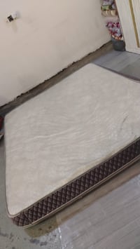 طوله مترين وعرض متر و٨٠ وارتفاعه ٢٣ سعر ١٠٠ الف  07732516190