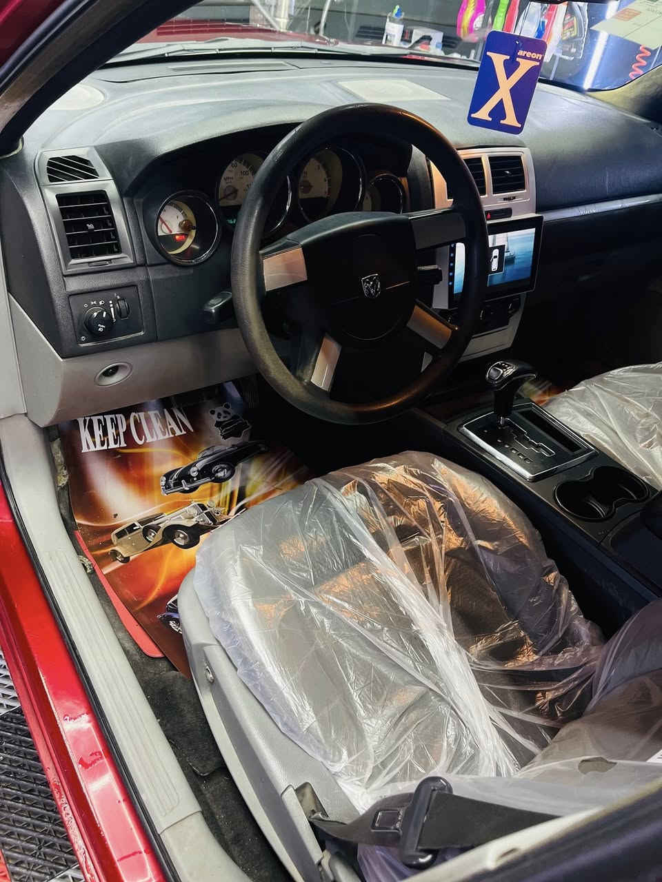 السلام عليكم
جارجر(2008) 

كلين .كلين بدون حادث كفالة عامة من الصبغ والتبديل والضربة 

فقط شخط صغير بل باب الخلفي 

محرك 3500 

السيارة 3 جوكات 

كير حدادية تبريد تدفئة محرك كلة كفالة وشرط الفحص والسونار 

رقم بغداد انكليزي شبه مميز 

تحويل مباشر 

السيارة جديدة وجاهزة سيارة مال بيت يعني مامشتغلة خط ابد 

ملاحظة: اخوان ذاكر كل تفاصيل السيارة تجي تفحص ع السونار 

السعر (113) وبي مجال للشراي 

مكان السيارة بابل -المحاويل 

للاستفسار 

***********
