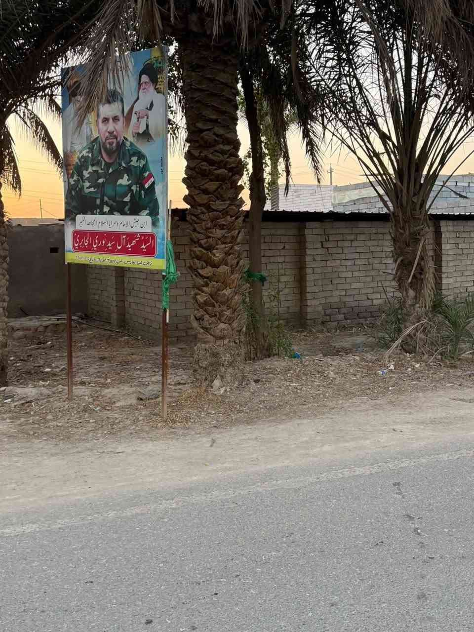 قطعة أرض ركن للبيع 
 الموقع ذاك الصوب، على الشط، مدخل حي العلماء
المساحة: 200 م
 السعر: مناسب 
📞 للتواصل والاستفسار:
***********
