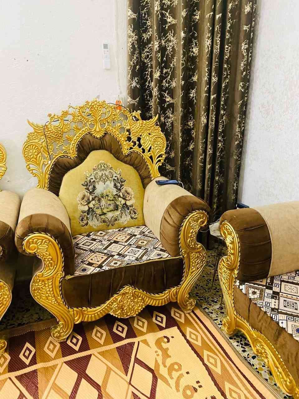 تخم للبيع سعره على خاص
***********
