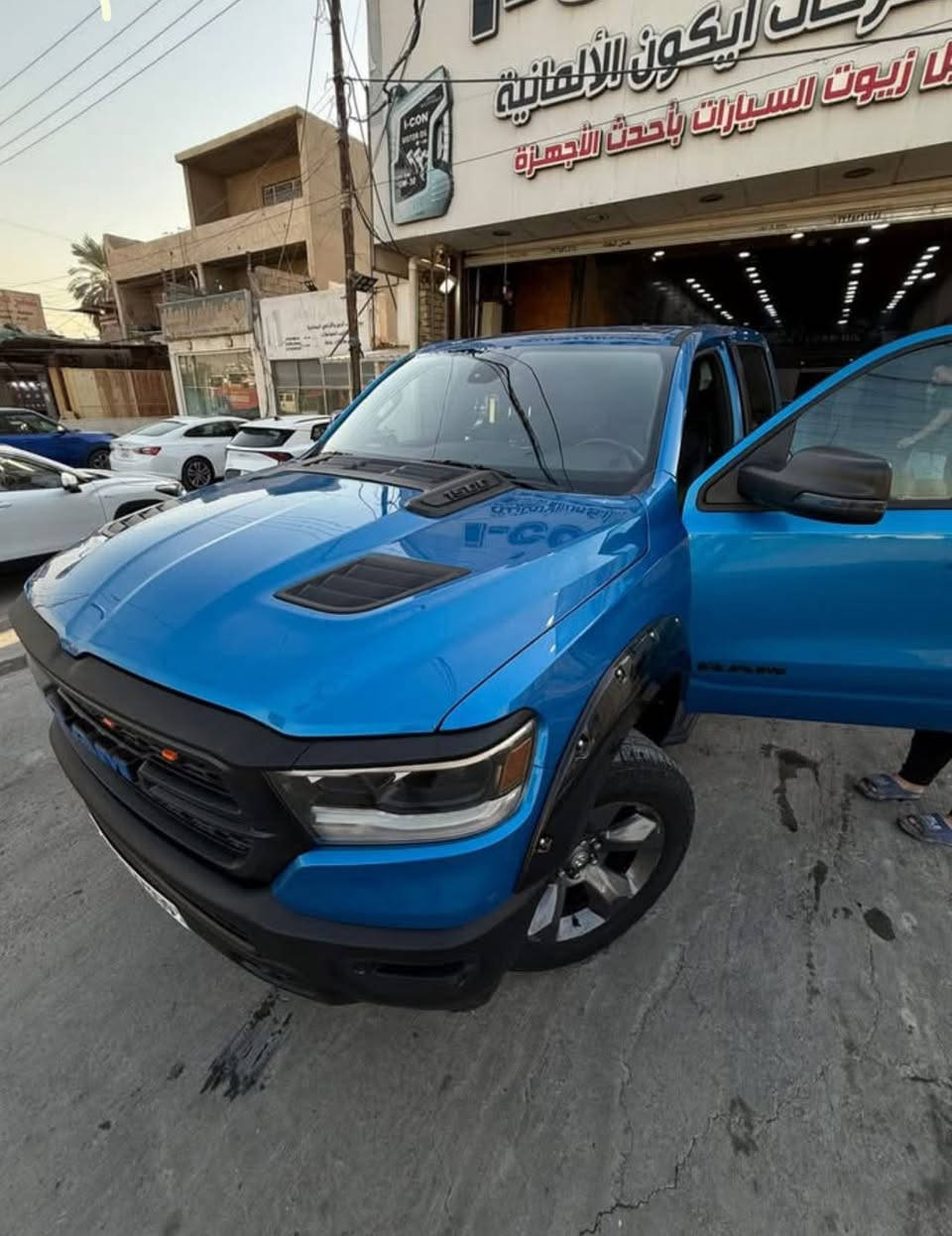 السلام عليكم رام بك هورن للبيع حادث جاملغ وبنيد ماشيه ٢٧معروفه مواصفات البك هورن السعر عند التصال *********** مكاني بغداد
