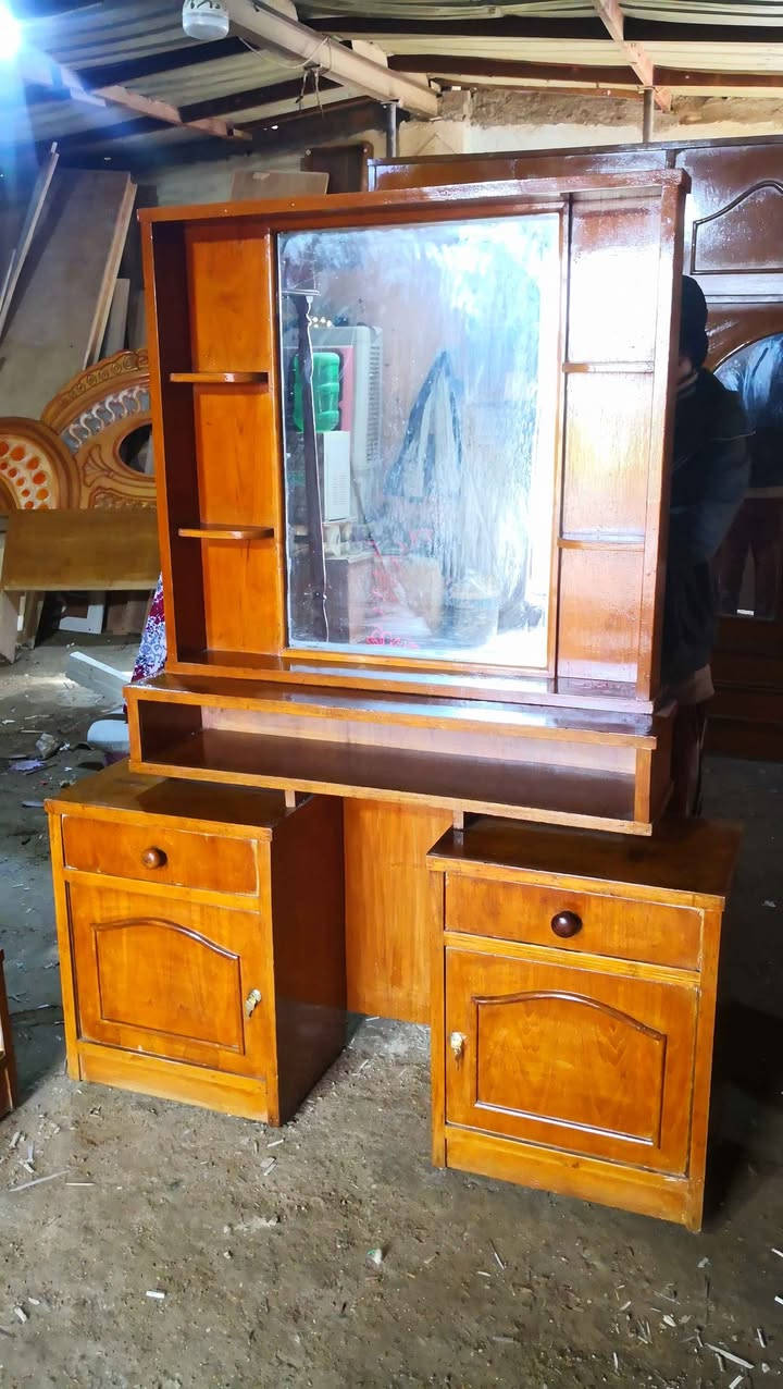 غرفة ٦ بيبان طابقين صاج تسگام مستعملة تم تجديدها بالكامل
صبغ جديد
كاملة من كلشي
رفوف و تعاليك + جام و مرايات
قفالة و يدات
دبل تخت قوي مغلف بقماش
السعر : ٦٥٠ الف
النجف حي العسكري
*********** النجف, العراق
