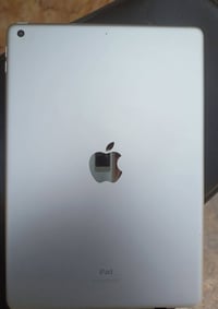 ايباد ٩ • ذاكرة ٦٤ • بطارية ٩٠