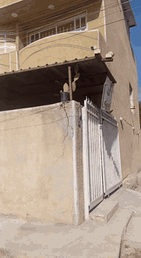 السلام عليكم دار مساحه 100
ركن طابقين يحتوي على تلث غرف 
كامل بيت جاهز من كلشي 
وموقع حلو ع صفحتين صاير من فتحه ابو غسل ومن فتحه نفط 
شراي اتصل على الرقم ‏‪***********‬‏
