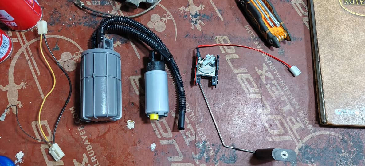 شفر اكونكس.. 
#عمل فتحة فيت بم 
#تبديل فيت بم مع فلتر البنزين 
#تبديل طوافات. وتشغيل كيج البنزين
#ورشة أنور سوزوكي كربلاء المقدسة الحي الصناعي شارع السايدين سايد الدخول
***********
***********
