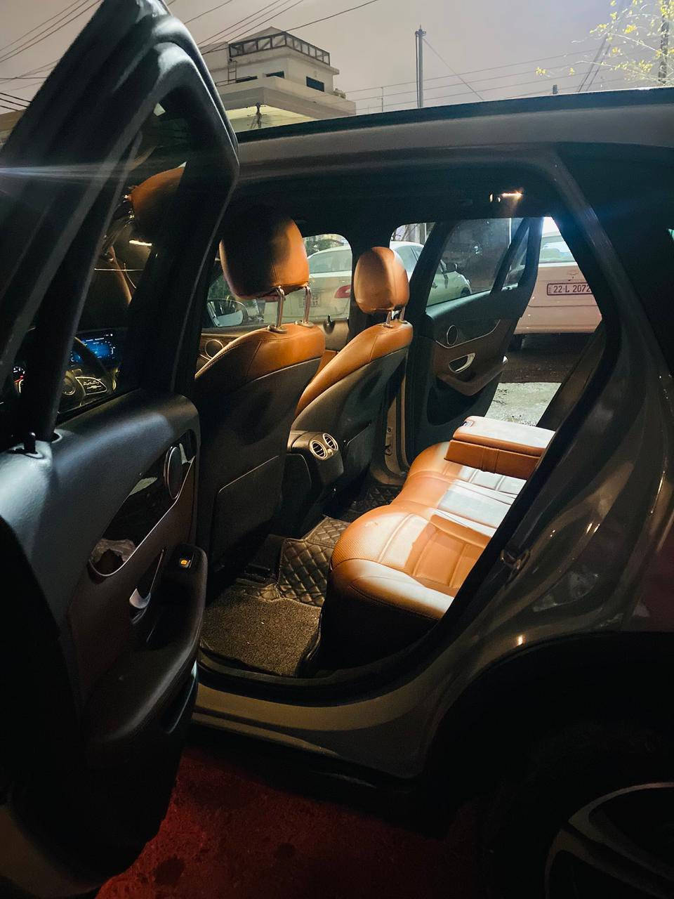 Mercedes Benz GLC 300 2022
السيارة وحيد بهذا اللون بعراق كله

للبيع بسعر مناسب 

1 توربو

4 سلندر

كشنات خزن 4 وضعيات 

. شاشة كار بلاي 

. ستيرن ماوس تحكم صفحتين

. داخل جلد قيسي

. حزام كهرباء سحب  

. رادارات امامي خلفي جوانب 

. حساسات 360 درجه 

. صندوق كهرباء 

. اتو ستوب + اتو هولد

. كشنات تدفئه

.ماشية .70.000 كم 

للصبغ م حادث مالته اتصلو 

السعر 220 ورقة

مكان السيارة اربيل
***********
