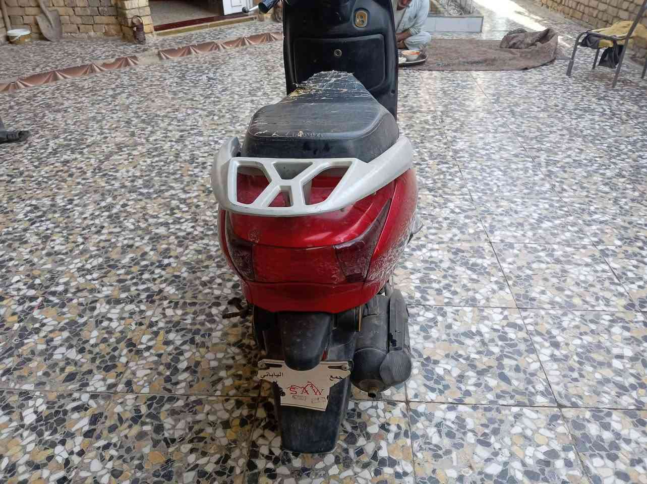 سلام عليكم 
دراجه LeAD. للبيع 
شغاله سلف هنرد كهربائيات كله شغال 
السعر خاص 
مكاني المجر الكبير 
***********. سجاد
