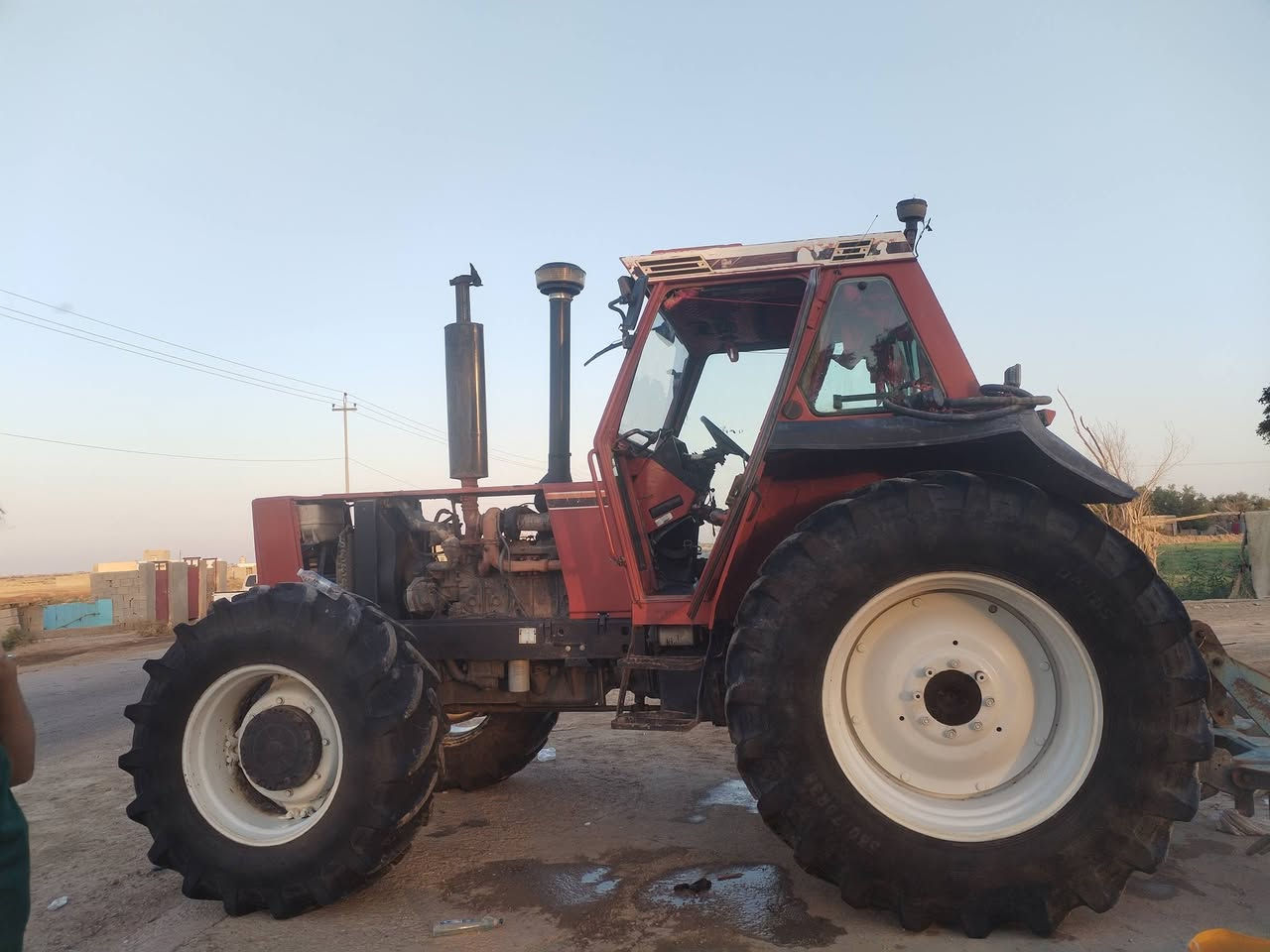 سلام عليكم مكينه البيع 160 گير عادي بك بل صفحه كسن بارز تكمه عريظه مكينه جاهزه *********** شاصي ابو الحنيه معه دسك حجم24الستفسار
