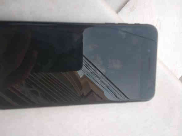 السلام عليكم ايفون7بلس للبيع بس سماعه ما تشتغل السعر، 70وبي مجال للتواصل ***********
