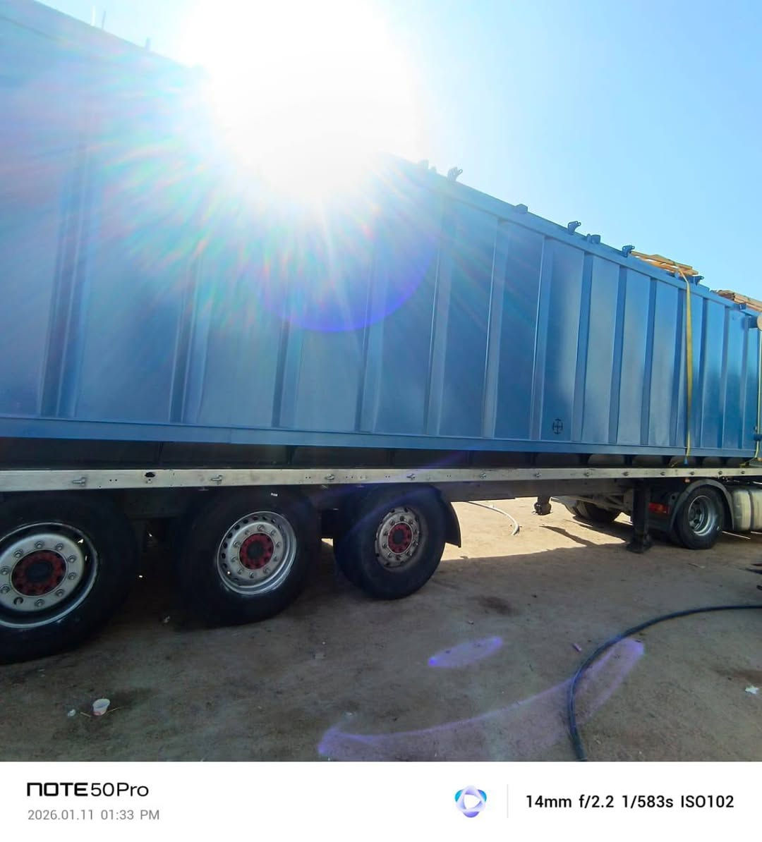 اخوان السلام عليكم عربانه شمتز للبيع مقفوله كفاله عامه سعرها 40 بمجال قياس 13 60 سم ***********
