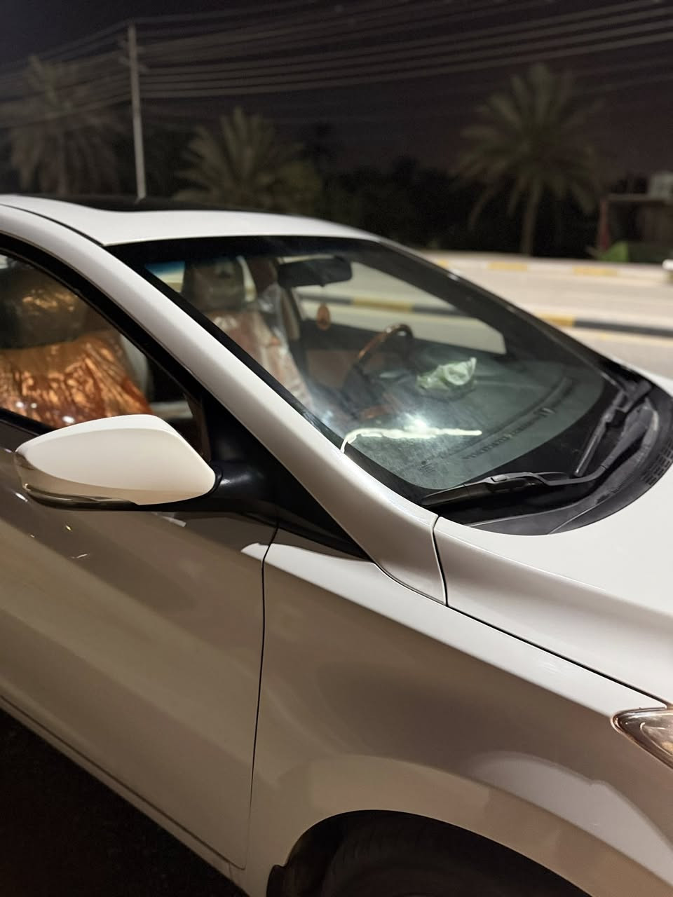 الانترا خليجي  2015
خليجي فول مواصفات 
.
فتحة سقف 
.
تحكمات ستيرين
.
٣ انضمه قياده 
.
شاشه أندرويد 

كفاله عامه بيها بارد قليل ب الجنطة فقط
محرك 1.8 
جاهزه من كلشي السياره 
مكان السياره كربلاء 
الرقم ***********
السعر ١٣٥ وبيها مجال
