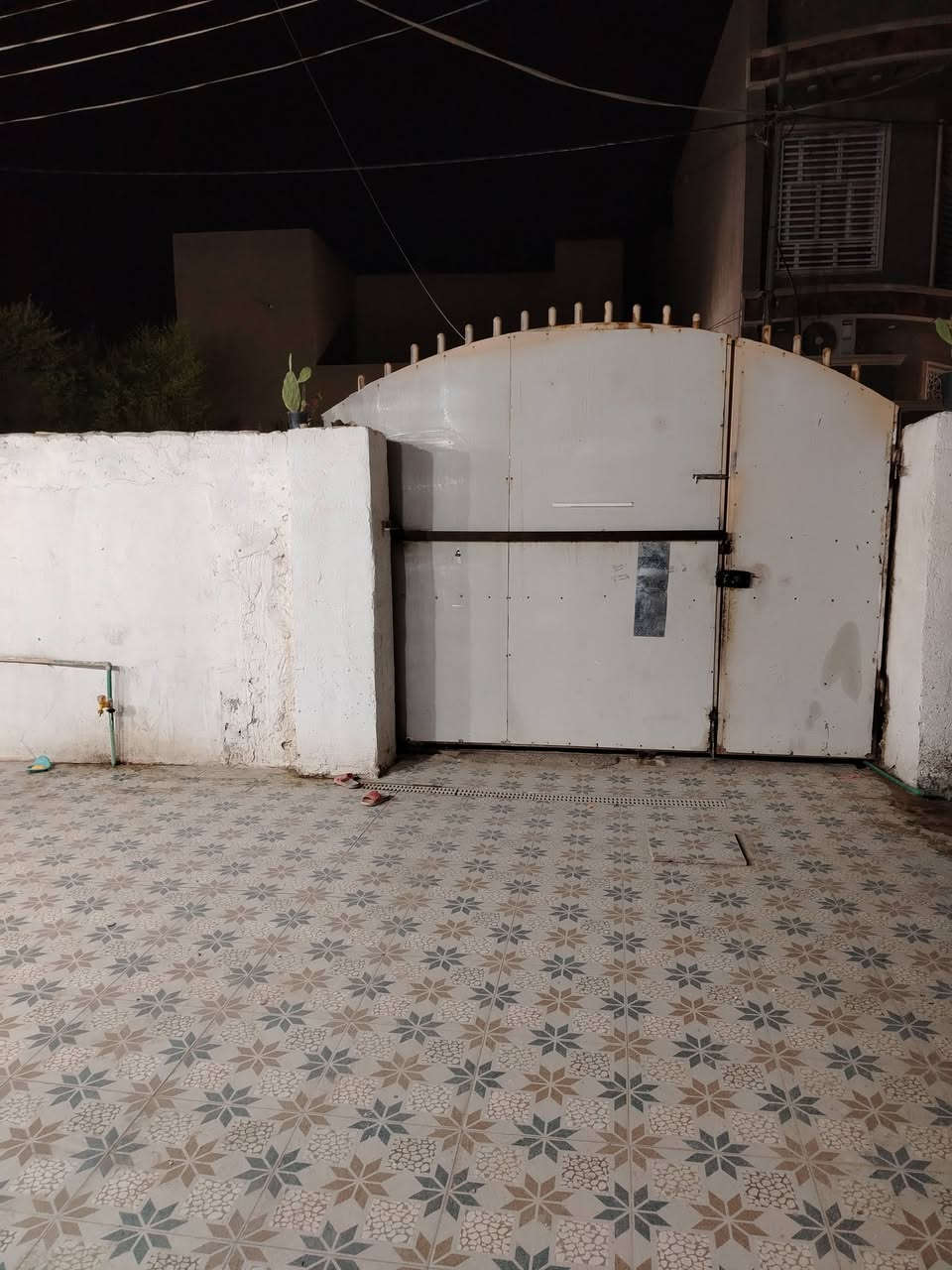 دار البيع طابو صرف المساحة 250 متر / طابقين
✅ 
✅العنوان نهايت شارع أسواق طيبه /🚗

✅خلف جامع الرحمن قرب مدرسه العبير /🏢
✅مكان مميز /

✅ كونكريت مسلح /
 
✅الواجهة 12  ونص / النزال  20/ ↔️

✅الطابق الأول /♻️
✅كراج سياره كبير /⭕
✅استقبال كبيره /🥇
✅صاله كبيره /♻️
✅غرفه نوم عدد 2 / كبيره /🥇
✅صحيات داخليه وخارجيه /🛂
✅الطابق الثاني /♻️
✅صاله كبيره /⭕
✅غرفه نوم عدد 2 /كبيره /⭕
✅سويت صحيات /🛂

✅مراجعة مكتب قصر الباشا للعقار /🚩

✅العنوان المكتب شارع أسواق طيبه /🚩
✅مجاور أسواق دجله /🪙

✅الاتصال على الرقم *********** / وتفاصيل /☎️📞📞📞📞📞📞
-----------------------------------------------------------
