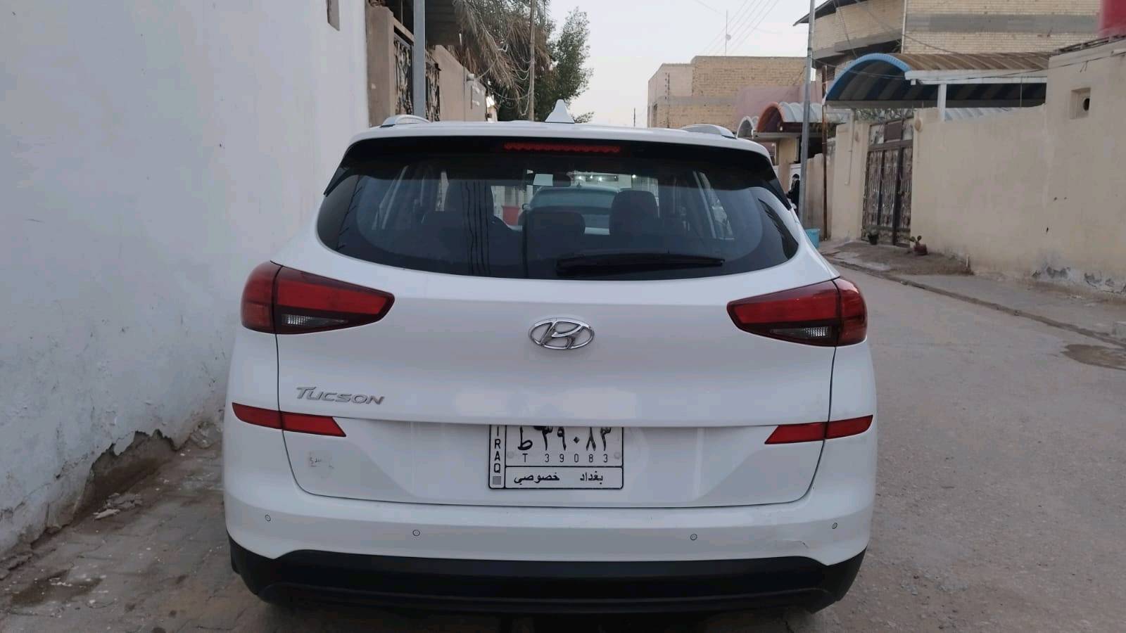 السلام عليكم توسان موديل 202٠ ماشية 124الف لسيارة الكاصد مو العادية بصمة كراسي كهرباء شاشة كار بلي واندرويد اتو ترحيب مرايات مري شفط بيها بل باب مال الصدر شوية وبل جنطة شوية سيارة جديدة مال جناي 