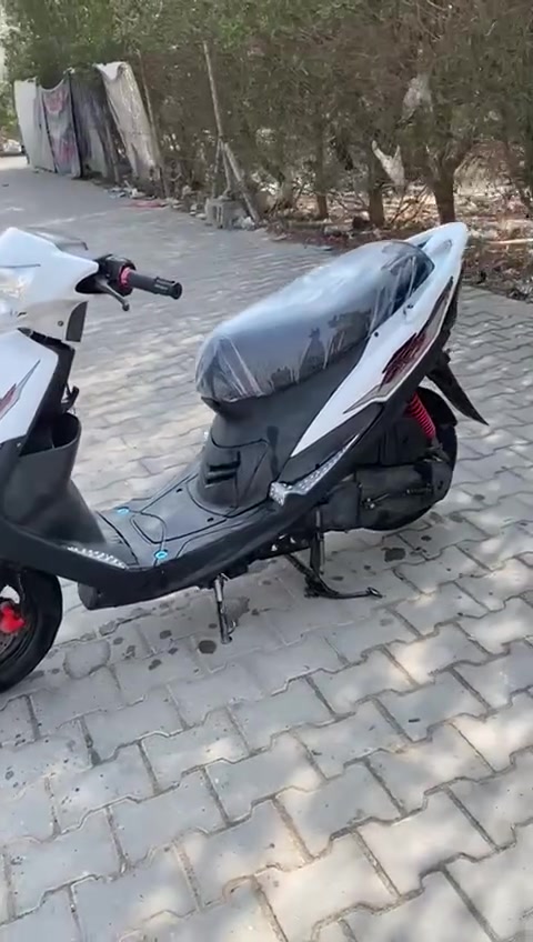 ماكس عدله لانضوج ولا تبخير محرك كفاله مامفتوح جيب مصلح وتعال دراجه كلشي شغال بيهه رمبه ٨٥٠ وبيهه مجال قليل قليل  لشرايه ***********
