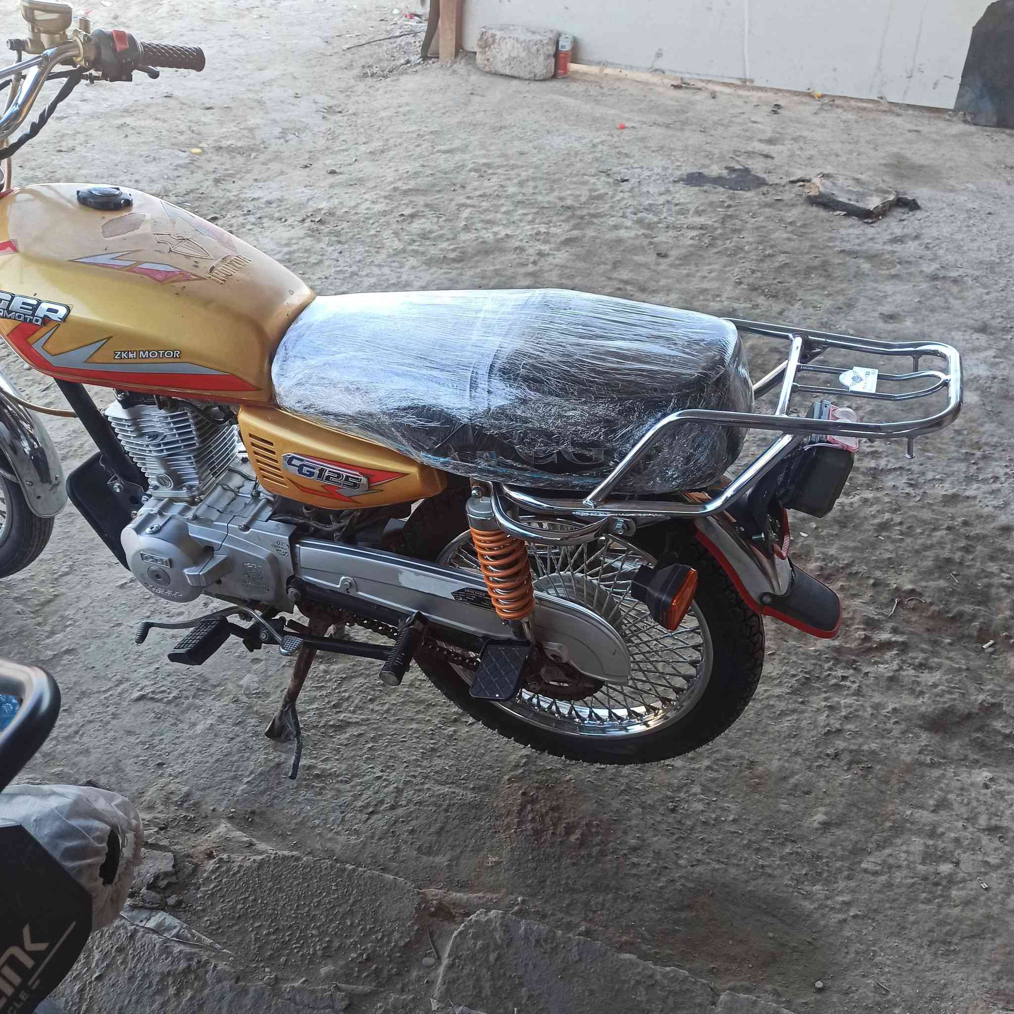 السلام عليكم  دراجه تايكر موديل 24 كفاله عامه مكان بابل الحمزه الغربي تقاطع معمل السكر  سعر 575 وبيه مجال  ***********
