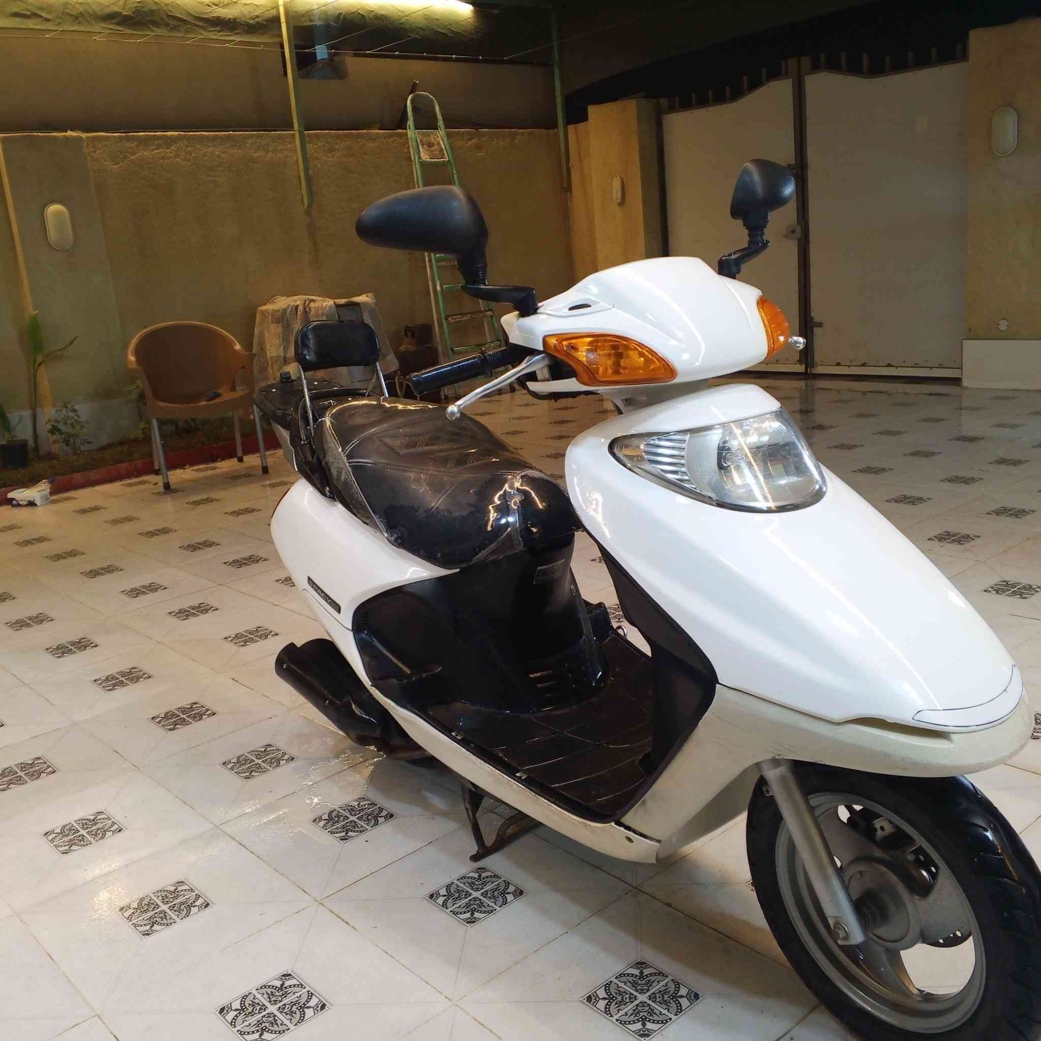 دراجة سبيسي ياباني ✅
دراجة نضيفة 

كهربائيات كلهة شغالة 

قفل استيرن 

اشاير

هورن 

سلف 

هندر 

ومكينتهة ناعمة 

السعر خاص    او اتصال علة رقم        ***********

مكان كوت خاجية شارع 40
