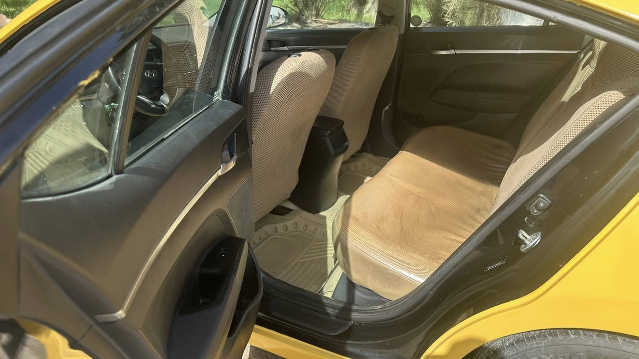 السلام عليكم النترا موديل 2020وارد امريكي  ضرر بنيد فقط صطحي السياره ليبل واحد بسمي جاهزه من كلشي مكان ديوانية مواصفات SEمعروفه 
السعر 135بيه مجال بسيط 
للستفسار اكثر )(***********)
