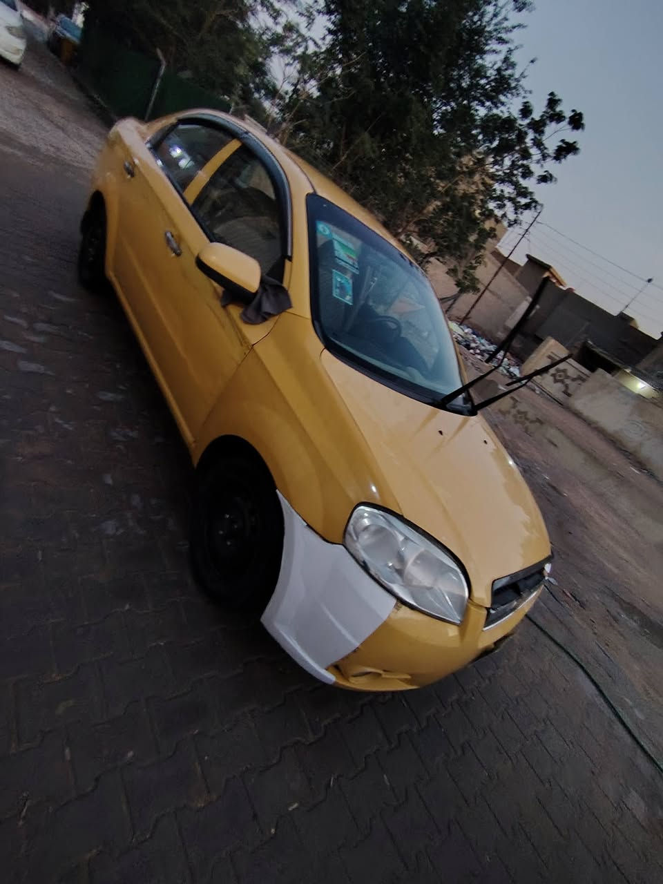 سلام عليكم افيو موديل ١١ اصل صفره شركة العامة، رقم أنكليزي دولي باسمي مداور ثاني يوم بيها قطعتين جاملغ الأمامي مبدل والجاملغ الخلفي الأيسر مصفرة هيئة وغرامات. 
ملاحظة المحرك كايم ،ب٥٠ وبيها مجال للتواصل *********** واتساب متواجد
