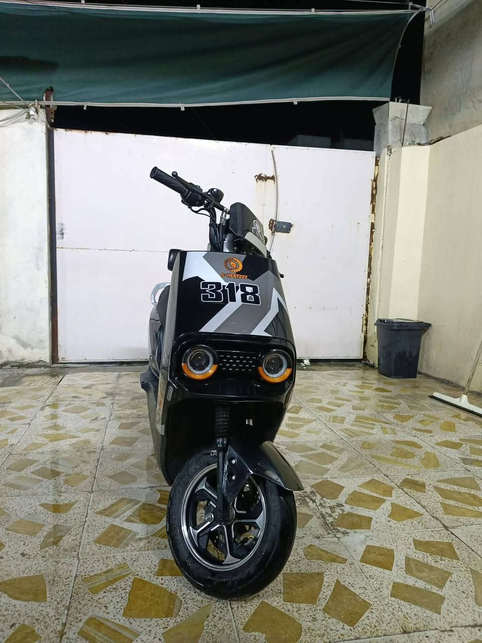 السلام عليكم
دراجة شحن للبيع 
النوع :318 ABR
الملف :3000W
السعر 600 وبي مجال 
للاستفسار الاتصال على الرقم 
***********
