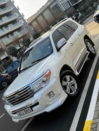 لاندكروزر ٢٠١٣ • بلا بوية • ١٥٠٠٠٠ كم