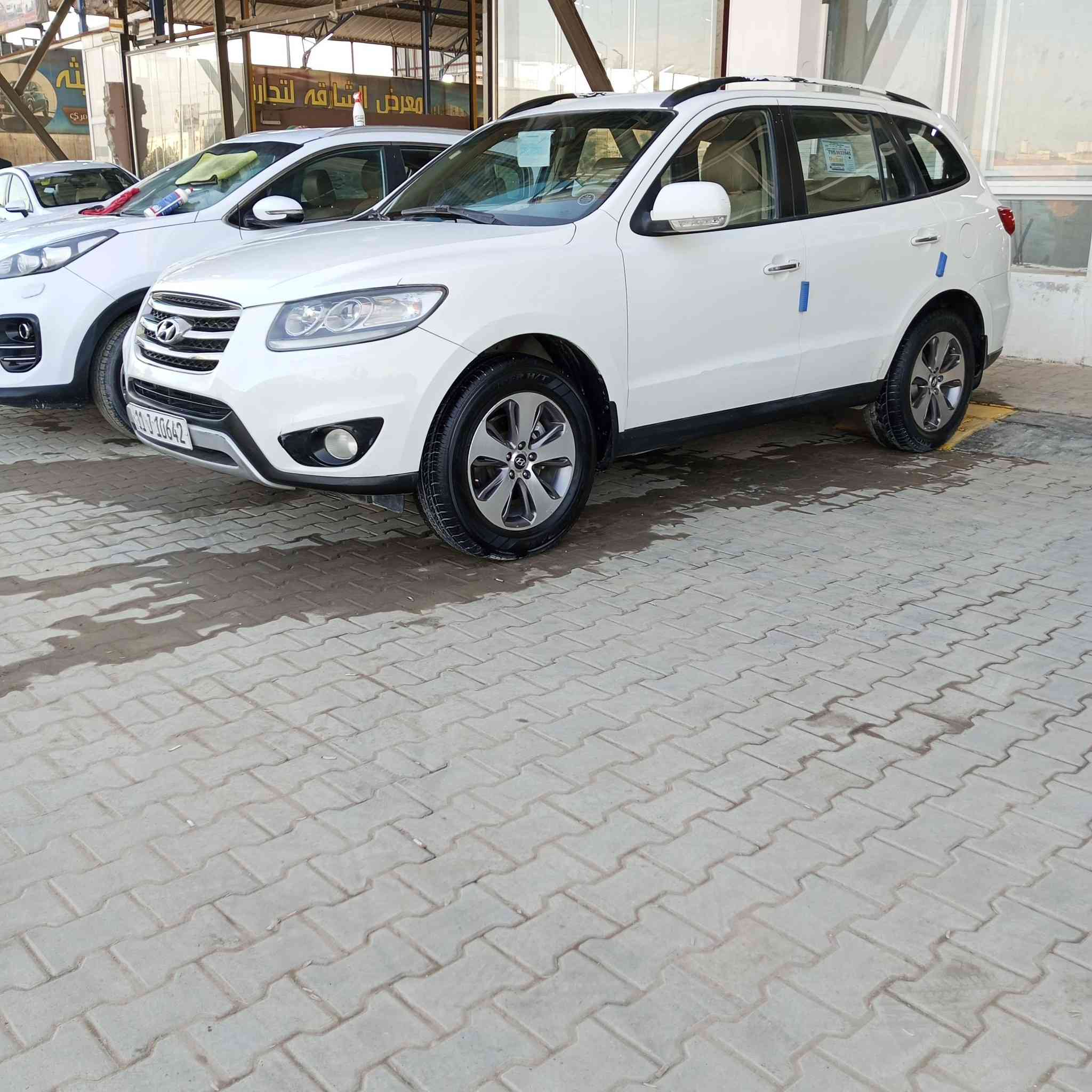 مكلف بنشر اتصال فقط *********** 
سنتافيه خليجي ٢٠١٢ فول الفول محرك ٣٥٠٠ سته سلندر فور ويل بصمه كشنات جلد فتحة 
٧ راكب ٣ قطع تبريد سياره حلوه ومال جناي
محرك وكير تمام تبريد تدفئة كهربائيات 
تخم تاير كله جاهز السياره مكفوله من صبغ 
والتبديل والفتح وشرط السونار فقط بيه بارد قليل
نمرتها بغداد رقم جديد بأسمنه سنويه وهزه جديد
سياره كلشي ماتخسر عليها 
راعيها يراوس بأقل منها عادي 
السعر النهائي بدون عمله 160  ورقه 
مكانها نجف 
والف هلا بيكم ❤️‍🩹
