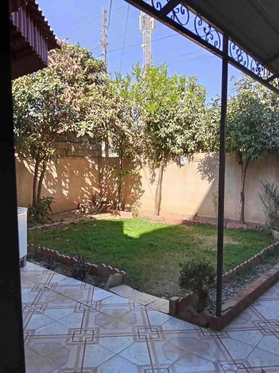 دار للبيــــــــع  طابو مساحة 200 متر على شارع 20 
يحتوي على :-
غرف نوم عدد ( 2 ) 
مطبخ   
  هول  
استقبال 
مشتملات صحية 
كراج 
المساحة ( 200 ) متر مربع
الواجهة ( 10 ) متر 
الموقع :- كركوك - حي الاسرى المفقودين 
- قرب جامع الحق المبين 
-قرب مدرسة المعرفة

للمعلومات اكثر مراسلة الصفحة
 او التواصل عن طريق الواتس اب ***********

