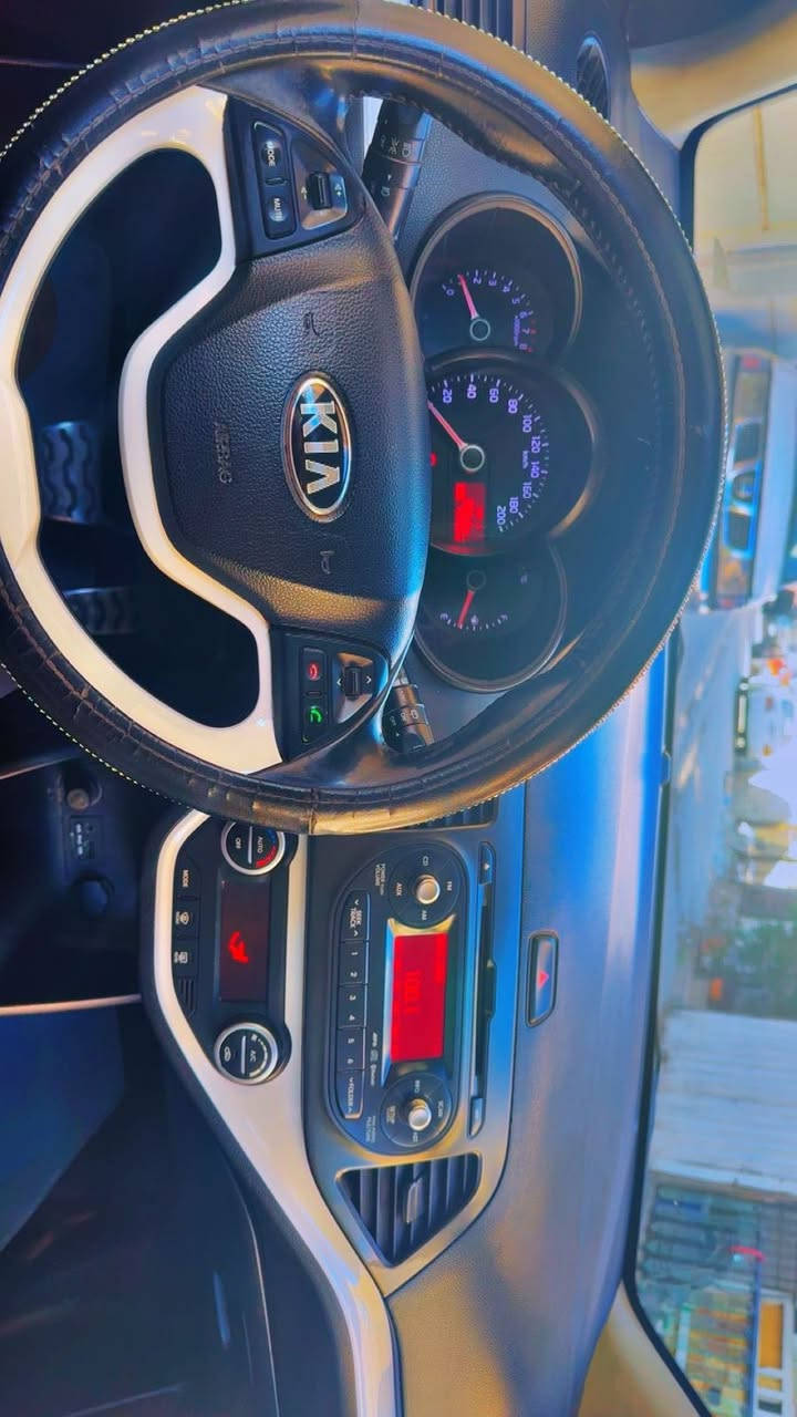 كيا بيكانتو
للبيع موديلً(2015) خليجي
مواصفات سلايد
حساسات 
اشاير بل مري مري شفط
لايت لد 
ويل كب تحكمات استيرن
ماشية 96 قابل. للزيادة
رقم اربيل الدولي وهزة جديدة
بيها اربع قطع صبغ بدون ضرر داخلي 
السعر 80 ورقة فقط بيع بدون مراوس 
عنوانً الاعظمية قرب مقبره الملكية
هاتف (***********)
