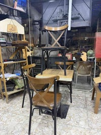 كراسي خشب نضافة 100/100 استعمال قليل  سعر الكرسي 25 الف مكاني شارع فلس...