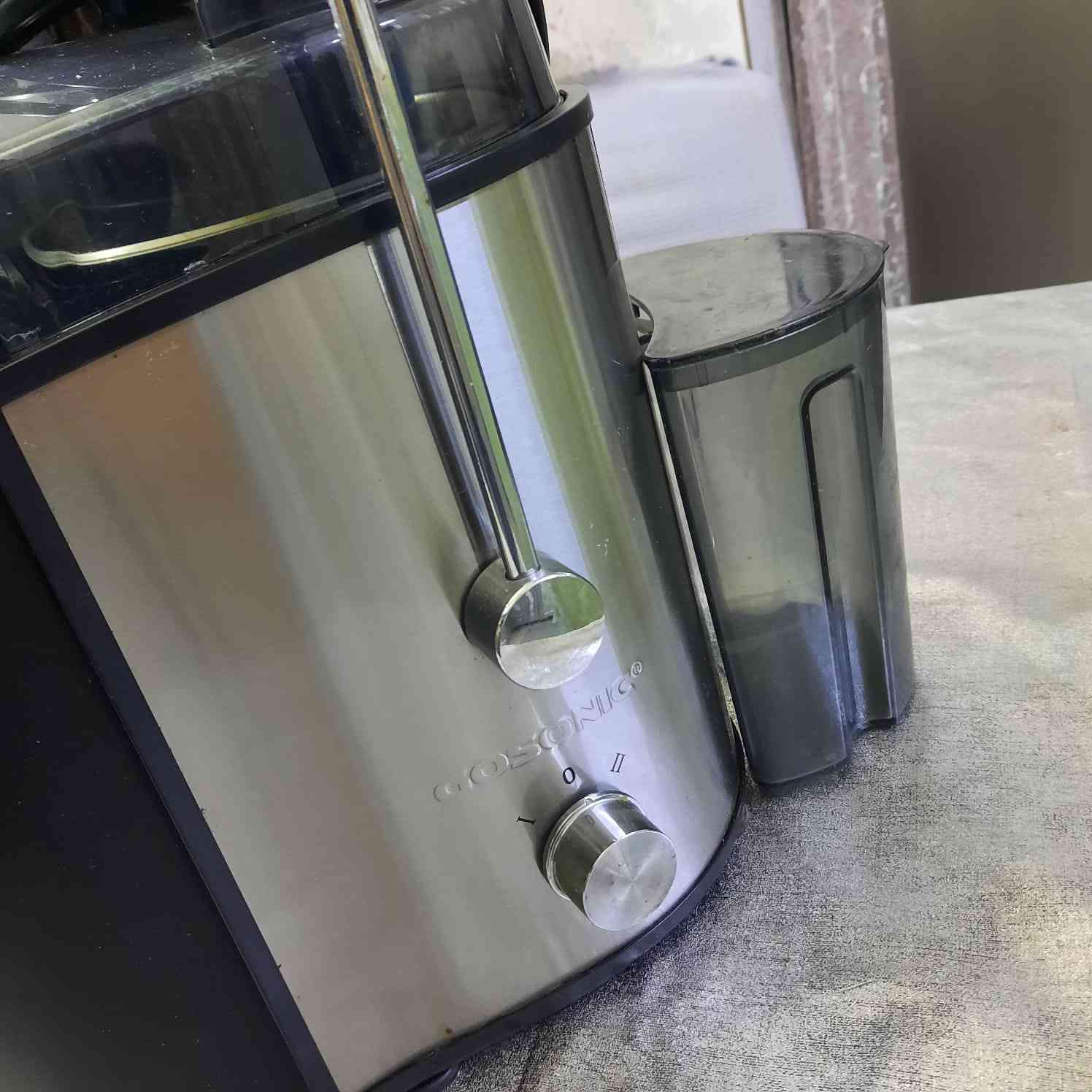 السلام عليكم اغراض نضيفه جدا للبيع العنوان بغداد علي الصالح مقابل الطوبجي ***********
